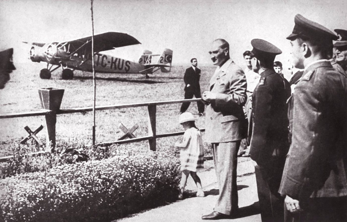 Atatürk ve uçak